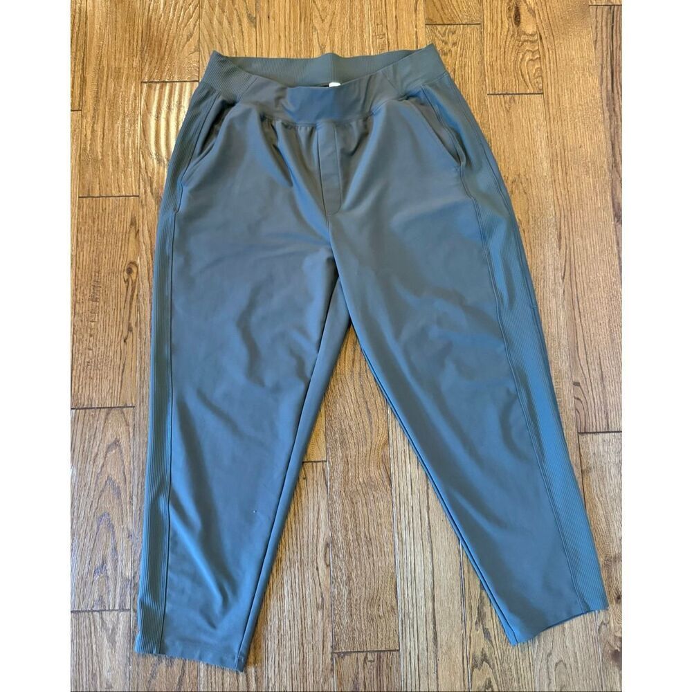 Old Navy powersoft green high rise jogger pant size xl - Picture 3 of 7